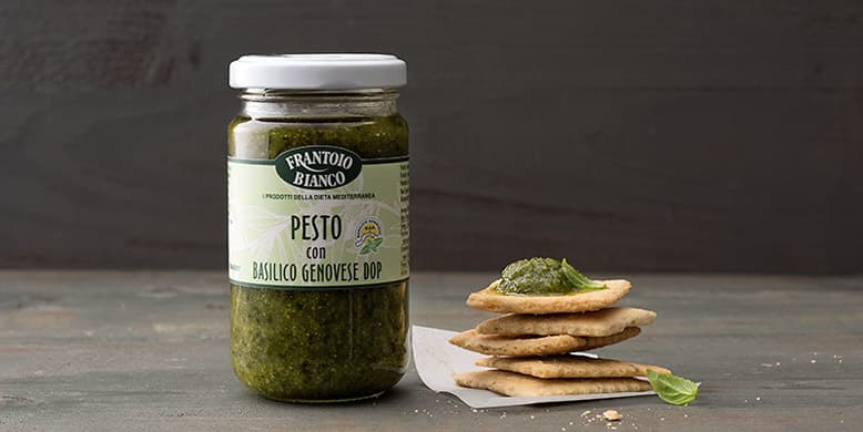 italienische pesto mit genovesische Basilikum DOP