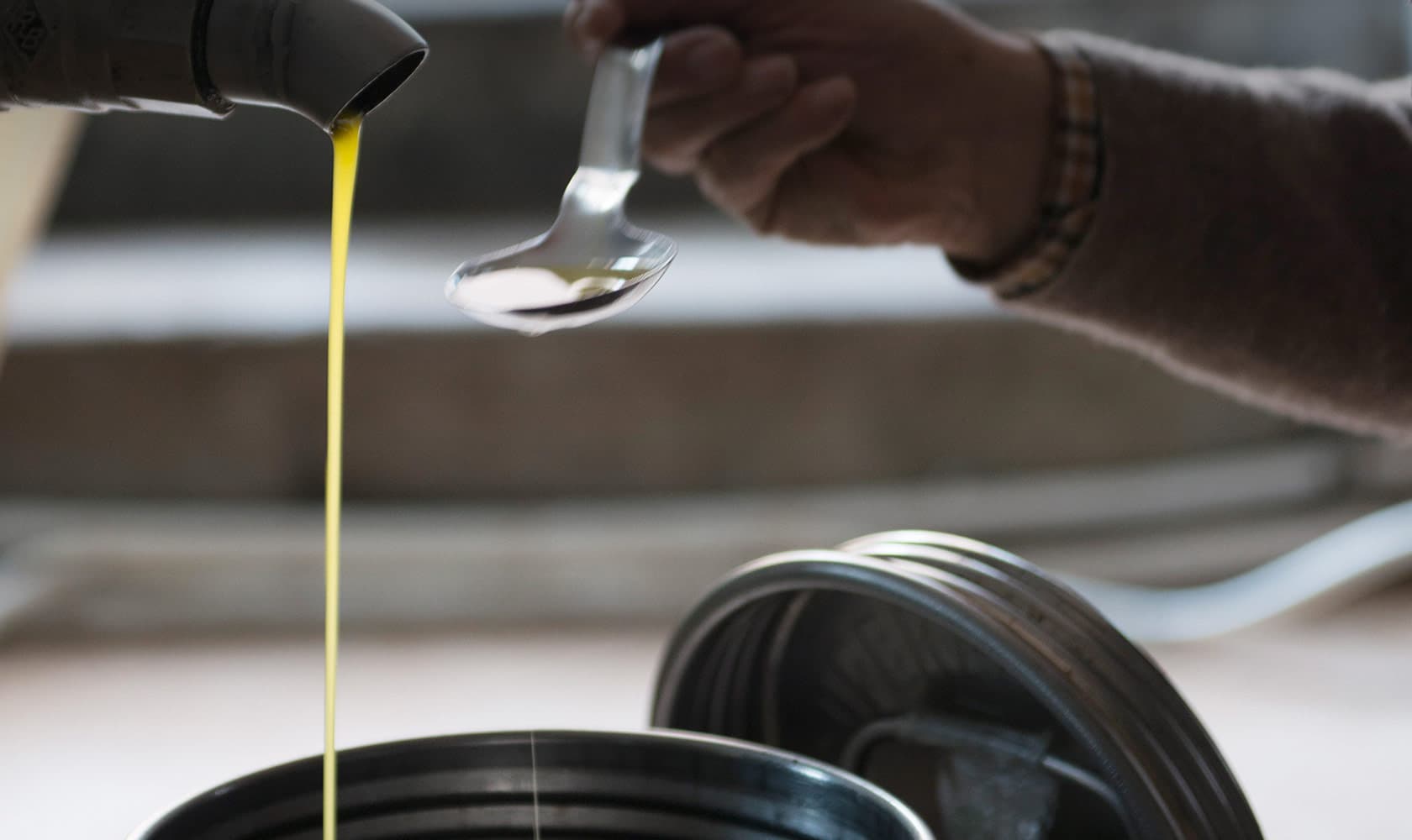 italian extra virgin taggiasca olive oil